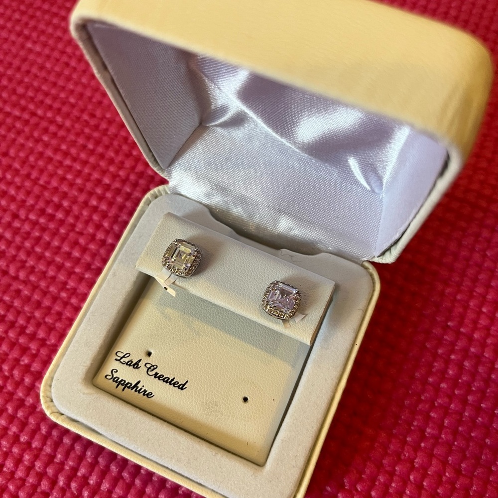 Stunning Diamond Earrings 💎